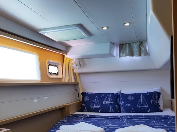 Hire Catamaran Lagoon with a boat licence