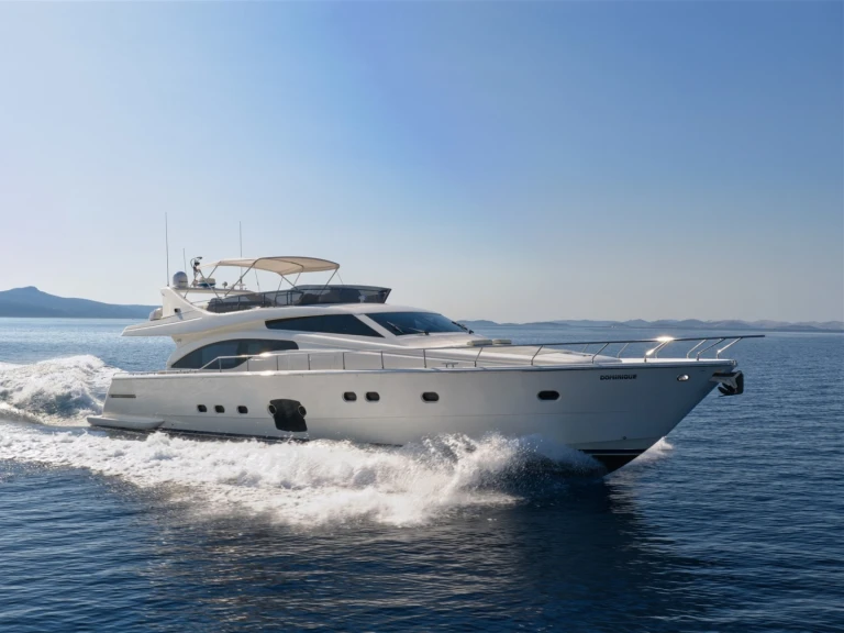 Charter a Ferretti Ferretti 681 in Podstrana on Samboat