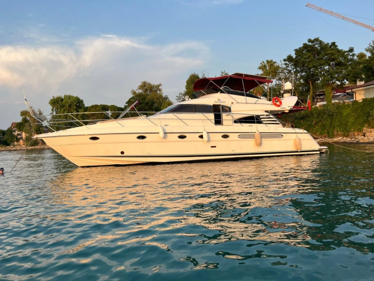 Hire a Prenses 2010 Side