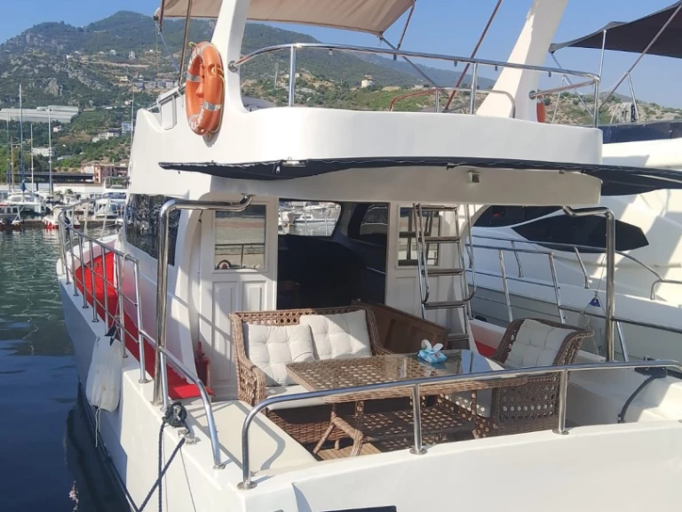 Yacht hire Alanya cheap Made