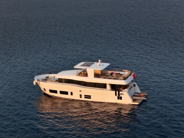 Yacht hire Marmaris cheap Made