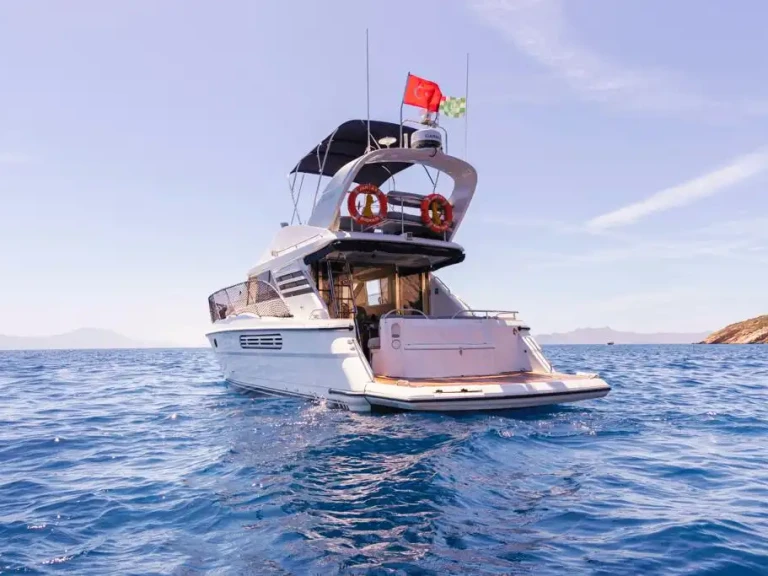 Hire Sailboat Custom with a boat licence