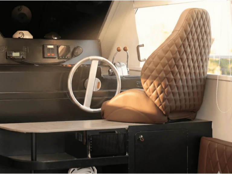 Yacht hire Orikum cheap Ferretti 39