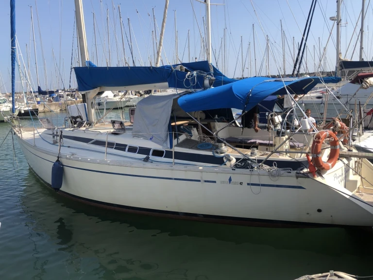 Hire a Bavaria Bavaria 420 Caribic Nettuno