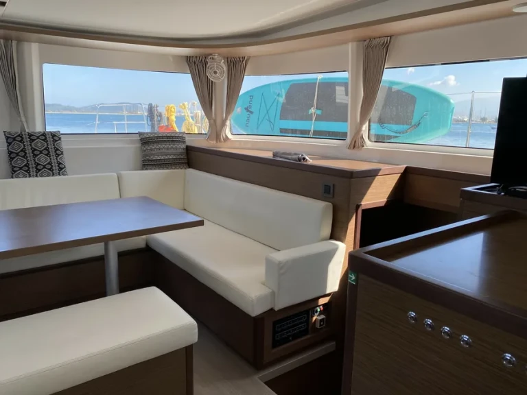 Catamaran to hire Préveza at the best price