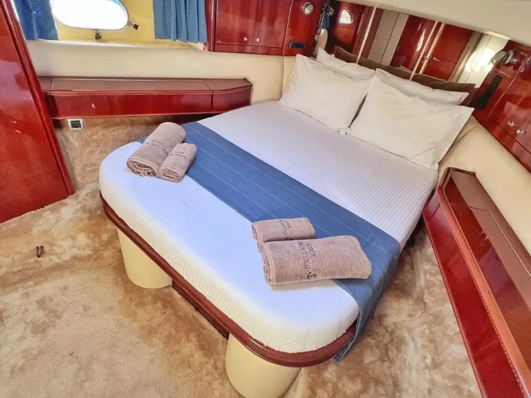 Sailboat to hire Göcek at the best price