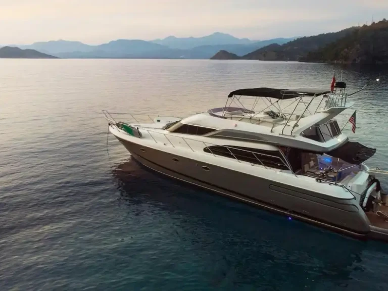 Sailboat to hire Göcek at the best price