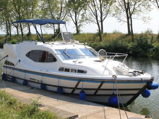  Haines 34 charter bareboat or skippered in  Savoyeux