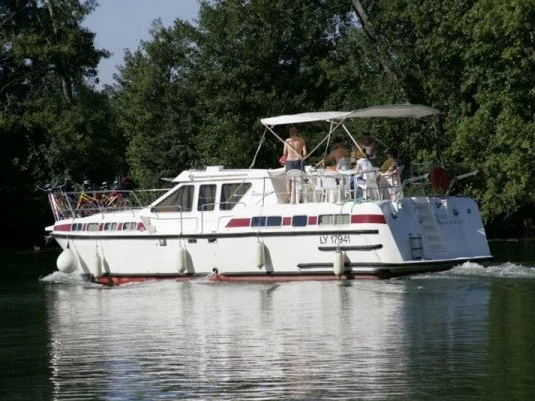  Tarpon 42 charter bareboat or skippered in  Savoyeux