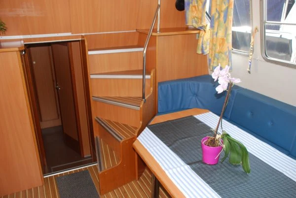 Charter a  Tarpon 37 in Savoyeux on Samboat