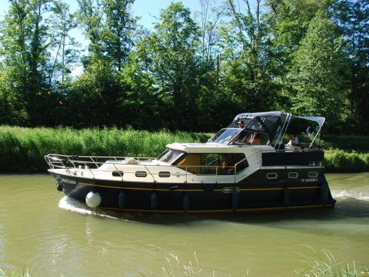 Charter a  Consonant 1100 in Louhans on Samboat