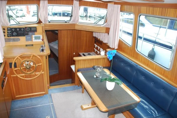 Motorboat to hire Louhans at the best price