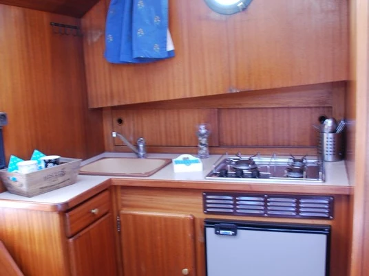 Charter a Linssen Linssen Vlet 1030 in Savoyeux on Samboat