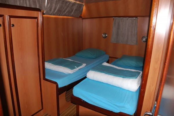 Yacht hire Savoyeux cheap America 43