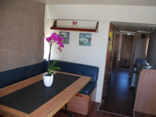 Hire Motorboat  with a boat licence