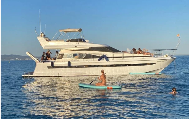 Luxury Yacht hire in Puerto Deportivo de Marbella - Astondoa Astondoa 50 GL