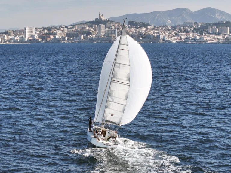Yacht hire Marseille cheap Pogo 30