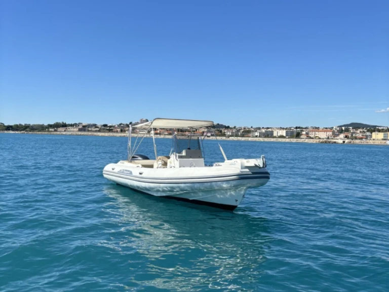 Charter a Capelli Tempest 775 in Antibes on Samboat
