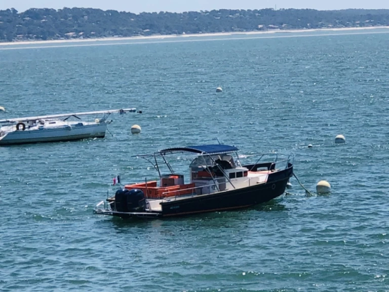 Motorboat hire in Arcachon - Beacher Beacher V10 Croisière
