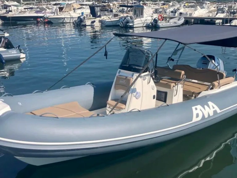 Charter a Bwa Sport 22 GT in La Madrague on Samboat