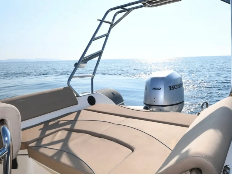 Hire RIB with or without skipper Bwa La Madrague