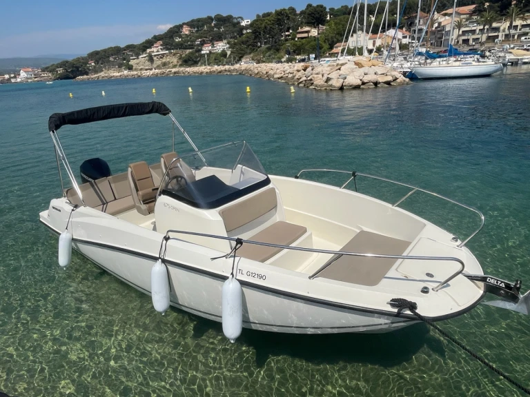 Yacht charter La Madrague - Quicksilver Activ 675 Open on SamBoat