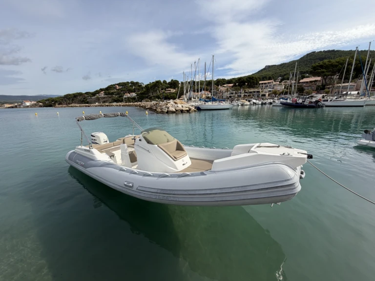Hire a Master Master 699 La Madrague