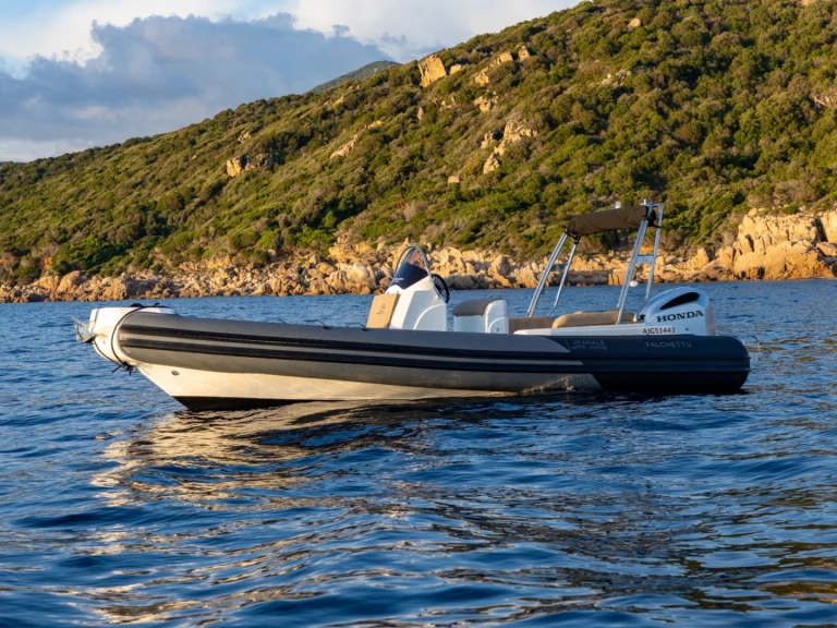 Charter a Quicksilver Quicksilver 555 Activ Open in Porto Pollo on Samboat