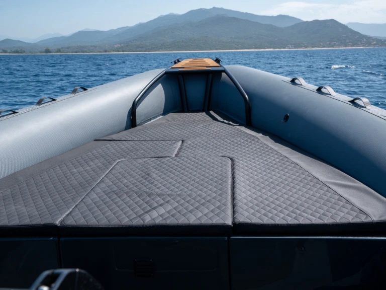 Yacht hire Porto Pollo cheap Activ 605 Sundeck