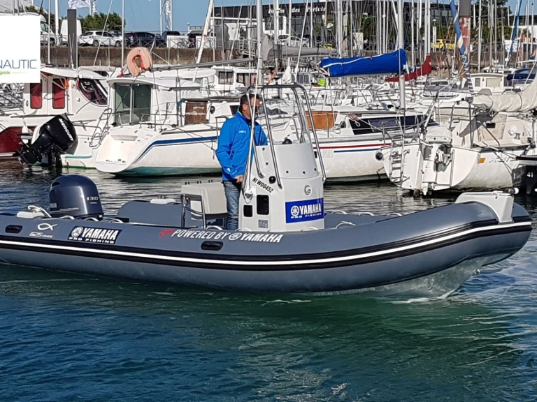 Yacht hire Port-Haliguen cheap TEMPEST 625 FISH