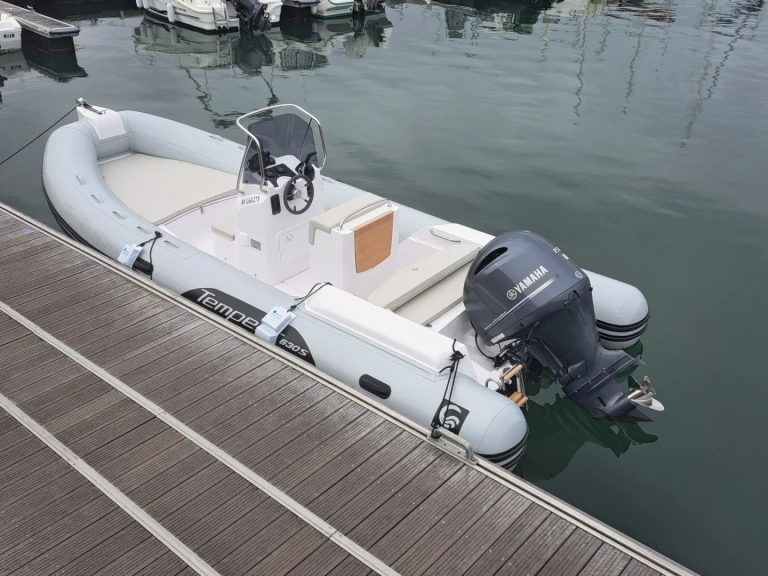 Hire a Capelli Tempest 630 Port-Haliguen