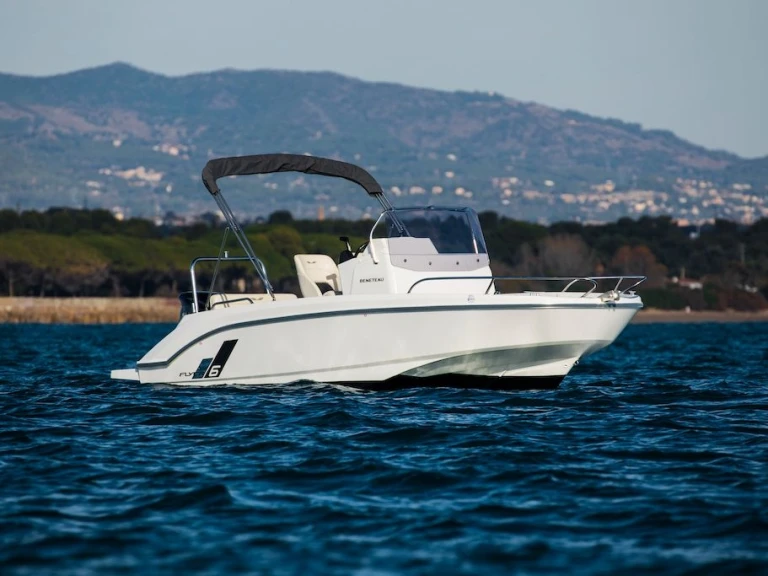 Hire Motorboat with or without skipper Bénéteau Sète