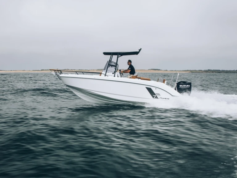 Bénéteau Flyer 7 SUNdeck charter bareboat or skippered in  Sète