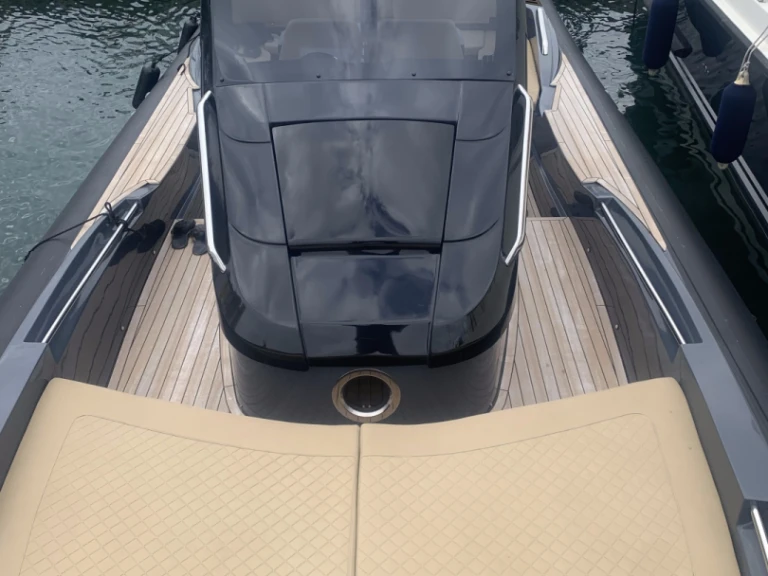 Yacht hire Port Grimaud cheap Envy 1100