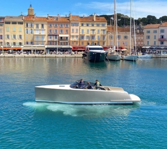 Yacht charter Saint-Tropez - VanDutch VANDUTCH 32 on SamBoat