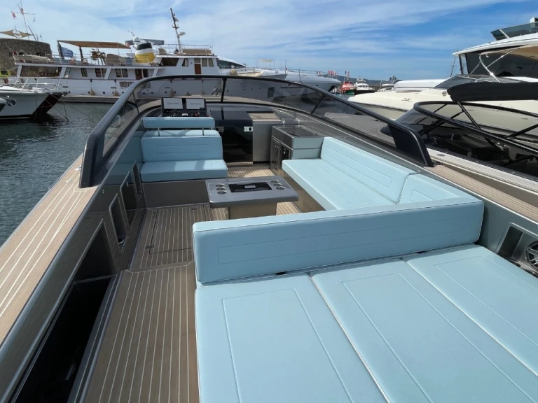 Yacht charter Port Grimaud - VanDutch VanDutch 40 on SamBoat