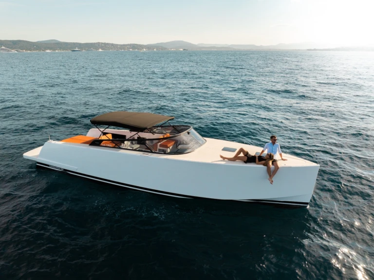 Hire Motorboat with or without skipper VanDutch Sainte-Maxime