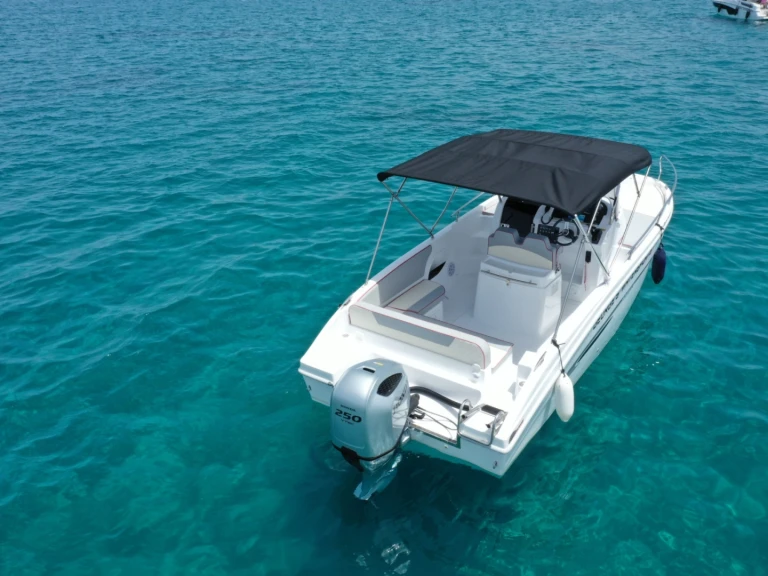 Yacht charter Latchi - Selva SELVA - SUN DECK CLASSIC LINE SD 7.0 CABIN on SamBoat