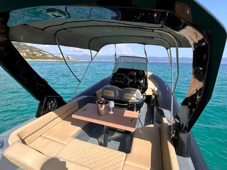 Motorboat to hire Porticcio at the best price