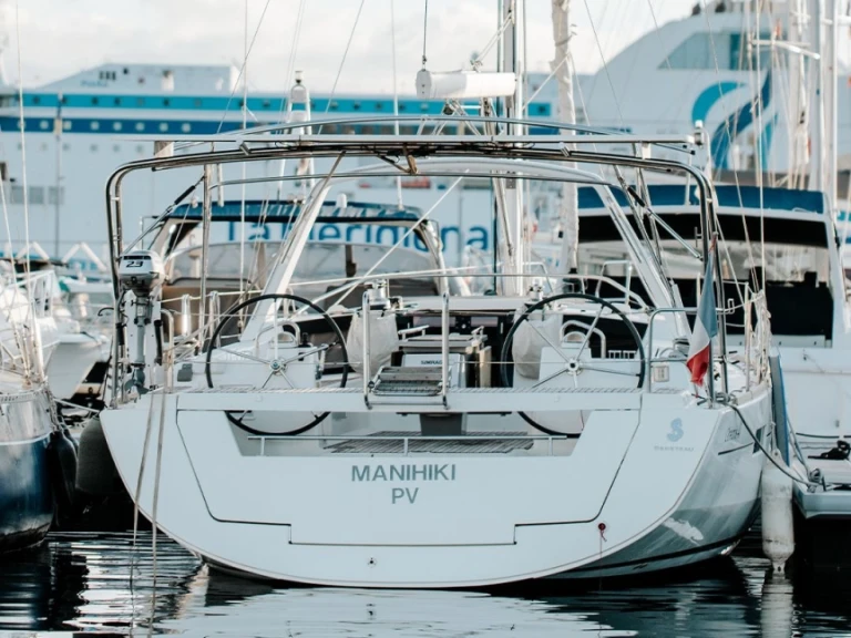 Bénéteau Oceanis 41 charter bareboat or skippered in  Porticcio