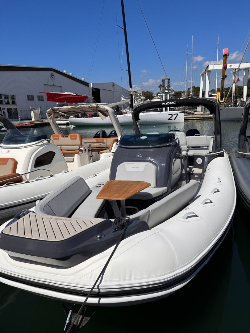 Swan Rib Hire a RIB Zodiac Medline 9 in Cogolin (SWAN) | SamBoat