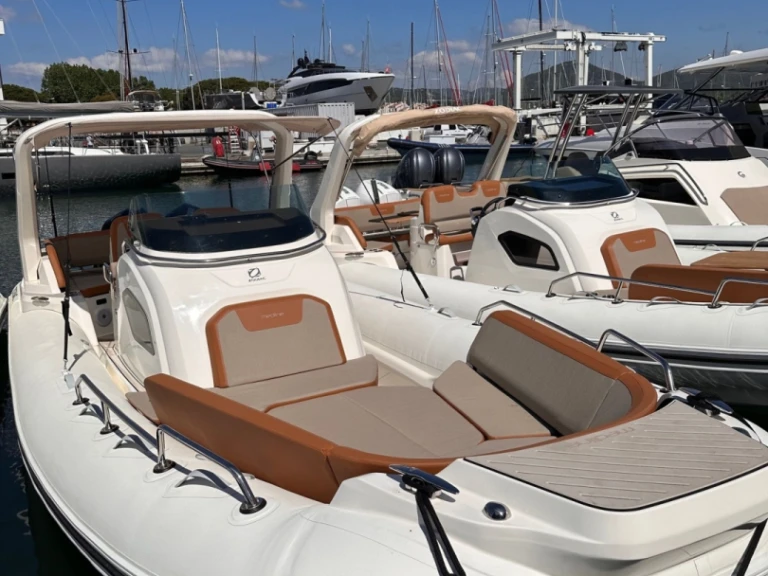 Hire RIB with or without skipper Zodiac Cogolin