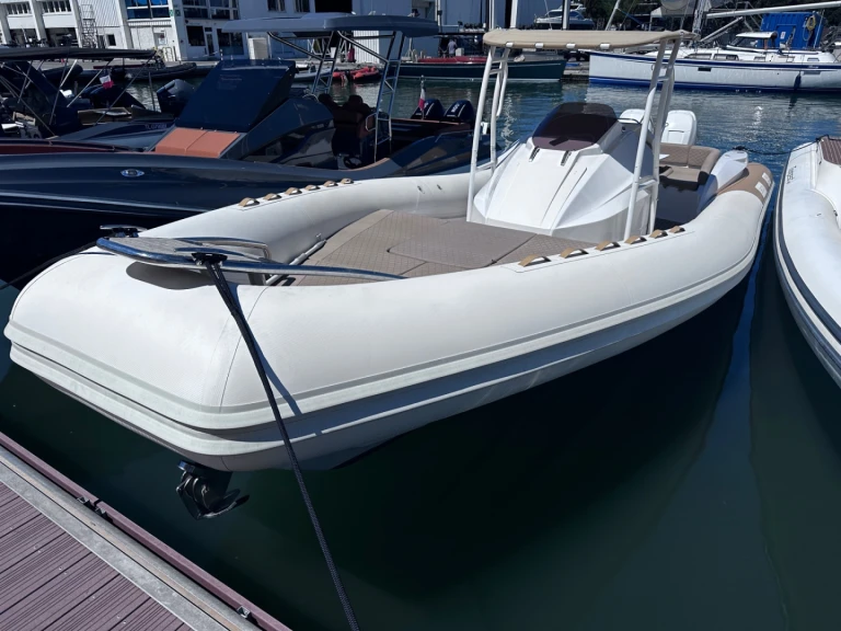 Yacht hire Cogolin cheap 1000