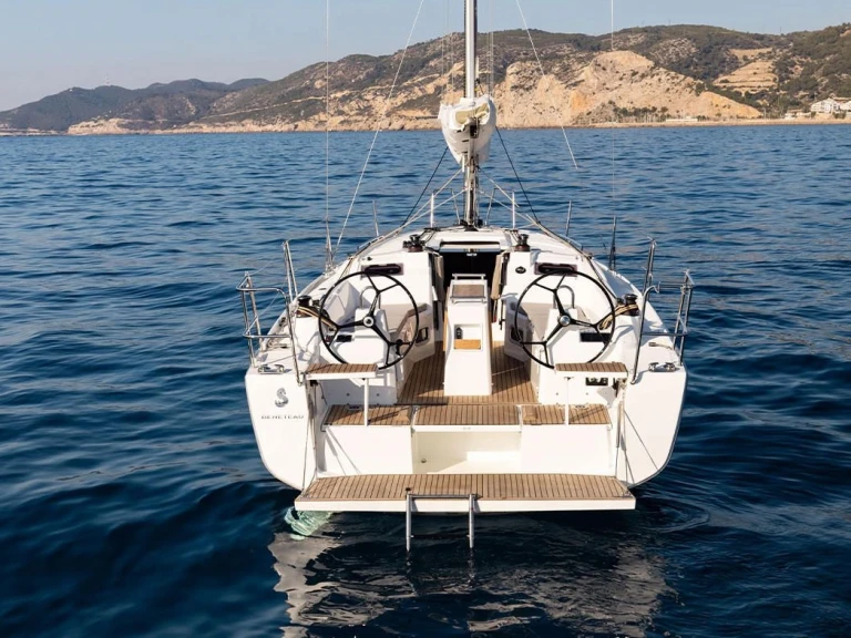 Hire a Bénéteau Oceanis 34.1 Ajaccio