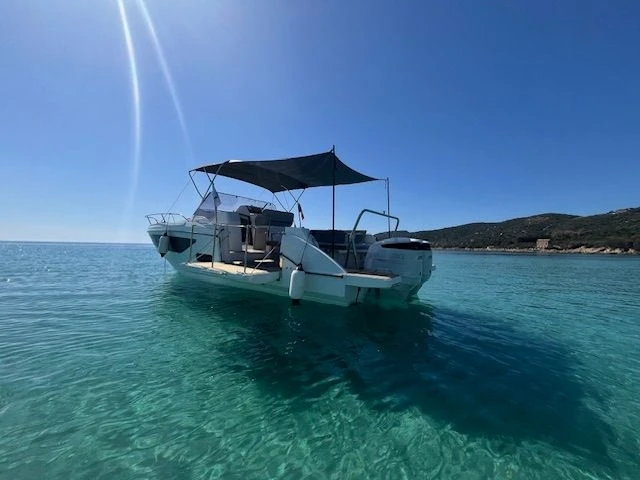 Charter a Bénéteau FLYER 9 SUNdeck in Ajaccio on Samboat