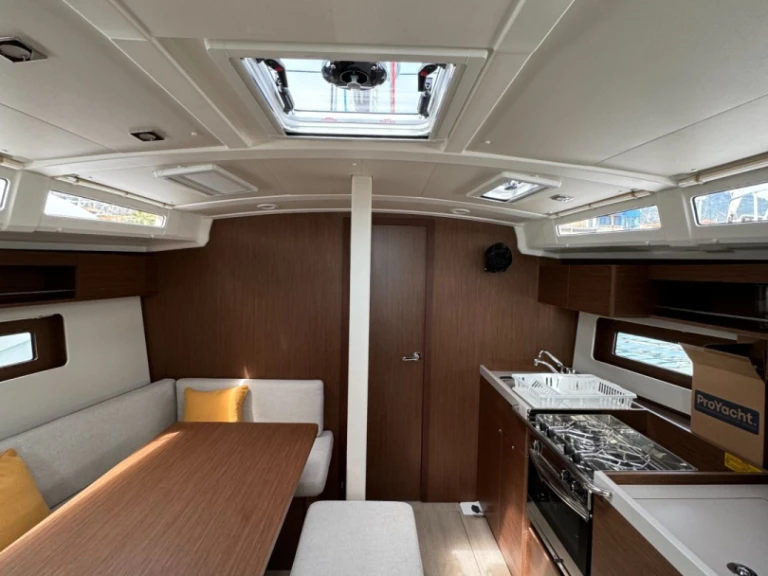 Sailboat to hire Ajaccio at the best price