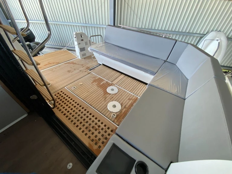 Motorboat to hire Ajaccio at the best price