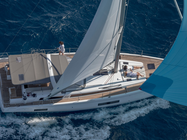 Hire Sailboat Bénéteau with a boat licence