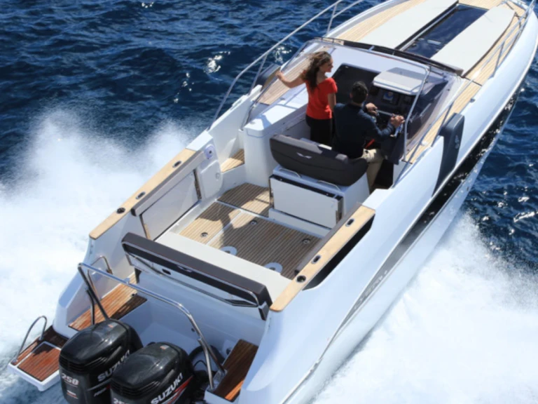 Hire Motorboat Capoforte with a boat licence