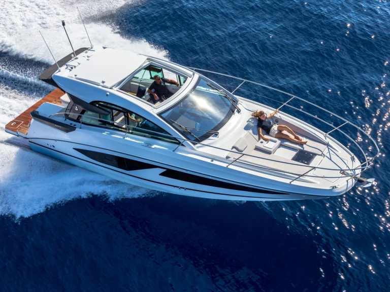 Yacht charter Cogolin - Bénéteau Gran Turismo 36 on SamBoat